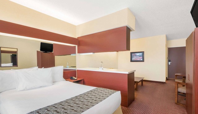 Microtel Inn & Suites by Wyndham Hamburg