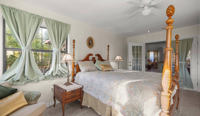 Minutes from kayaking, paddleboarding, natural springs, and Cedar Key beach. in Williston