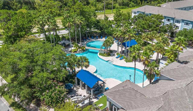 Modern 2BR 2BA King Bed Pool Gym 7