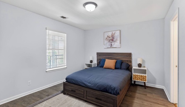 Modern 2BR/2BA Spacious Retreat