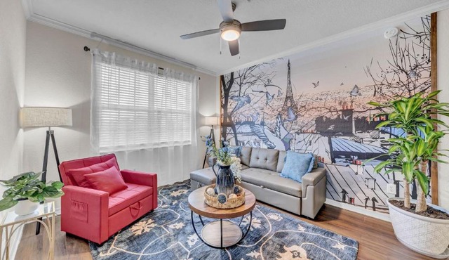 Modern 2BR2BA Pool Gym Near Airport #9