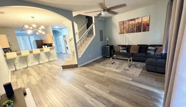 Modern 3 bedroom Townhouse with a Pool!
