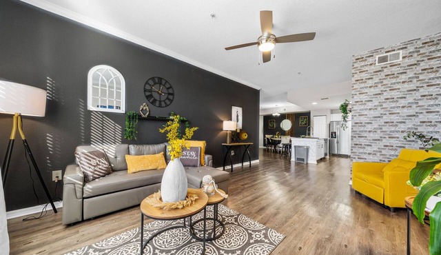 Modern 3BR/2BA | Pools, Gym + Near Airport #5