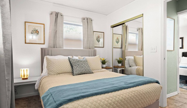 Modern 4BR 2 Bath Home Near TPA & Beaches Sleeps 8