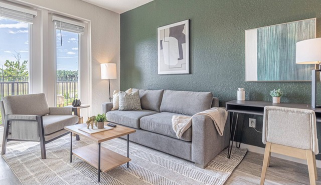 Modern Apartment in Prime Location (ID8083X42)
