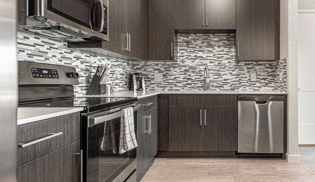 Modern Apartment in Prime Location (ID8094X55)