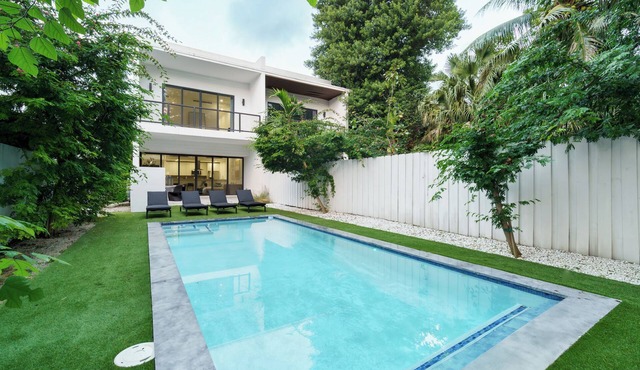 Modern Luxury Coconut Grove Home w/Pool, Gated & Grill