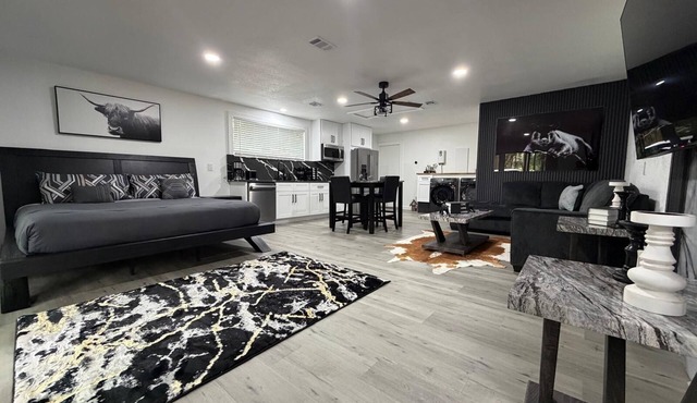 Modern Luxury Studio Cozy Retreat