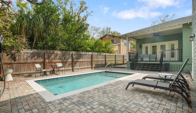 Modern Poolside Retreat & Cozy Escape