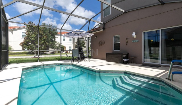 Modern Townhome with Private Pool, Steps to Clubhouse - Only 15 Min to Disney!