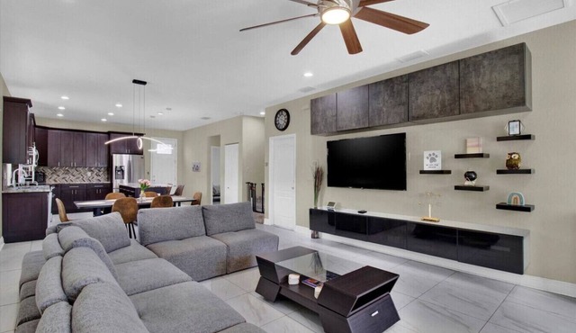 Modern Ybor City Gem!