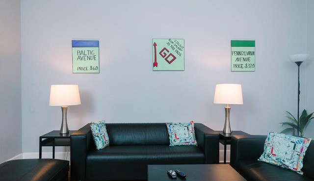 MONOPOLY - Prime-Location - Walkable - Sleeps 6