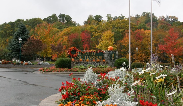 Moose Head Lodge in Linville Land Harbor on Lake View