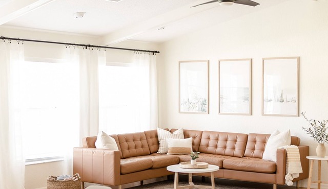 Morningside Retreat - Close to Beach/Downtown/YMCA. Visit and relax in peace!
