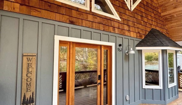 Mountain Cabin & Creek-Front Nature Retreat – NC