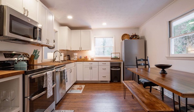 Mountain Escape | Cozy Home Near Asheville
