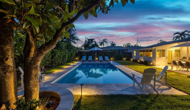 New! Fully Renovated Luxurious Villa in SoSo with Pool in West Palm Beach
