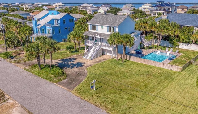 New Pool! Spacious 3 Bdrm + Loft, 2 Bath Gulf view, pet friendly home!