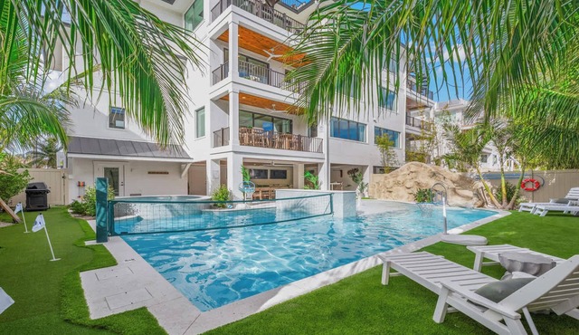 New - Private Beach Access - Pool Bar/Volleyball