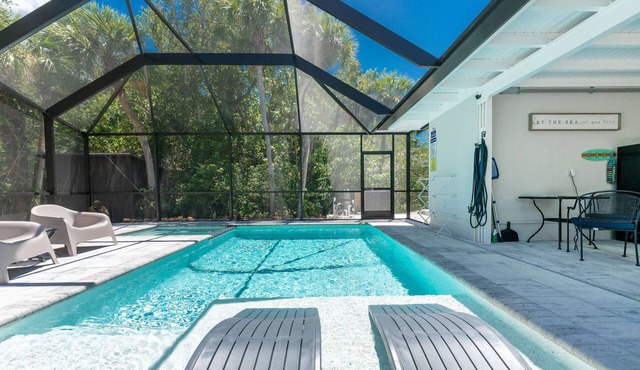 🐬New Private Heated Pool and Hot Tub, Steps to the Beach🐬