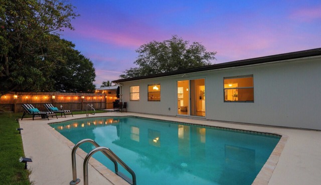 NEW Renovated Coastal Cottage