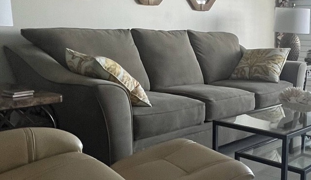 Newly decorated 3-bedroom villa in Martin Downs Country Club Palm City