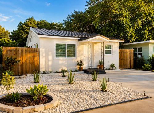 Newly Renovated Coastal Oasis by Madeira Beach
