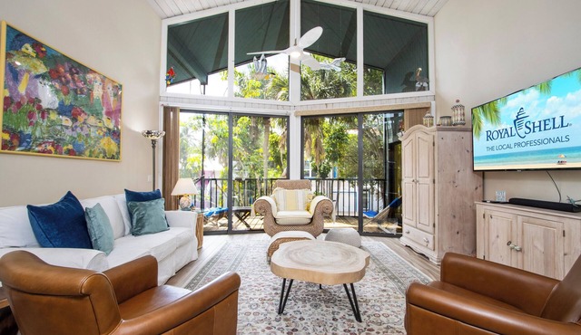Newly Renovated Home on Captiva With a Perfect Blend of Indoor and Outdoor Living