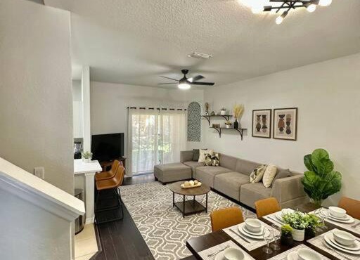 Newly Renovated Townhouse!