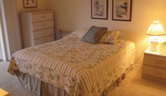 North Naples Second Floor Condo in gated community