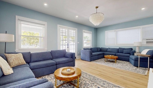 Ocean Oasis | 8bd/3bth | 4 min walk to beach