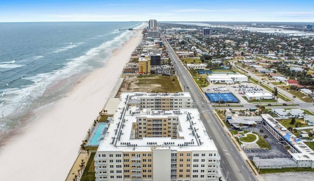 Oceanfront Oasis Daytona Beach 1BR/1BA - Road View #337