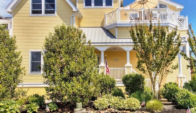 Oceanside beauty with million dollar bayviews