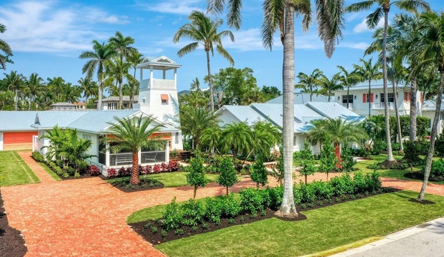Olde Naples - William Raveis Rentals