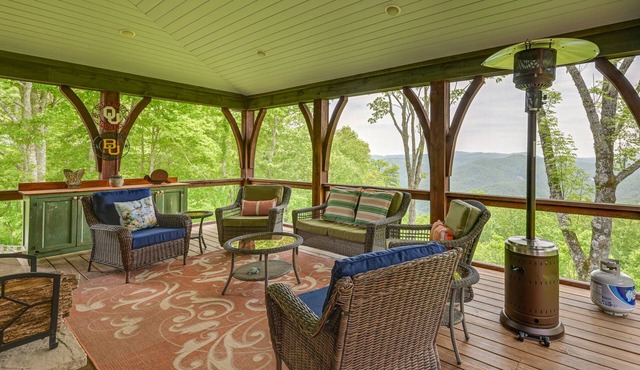 On 22 Acres! Mtn-View Cullowhee Craftsman Retreat
