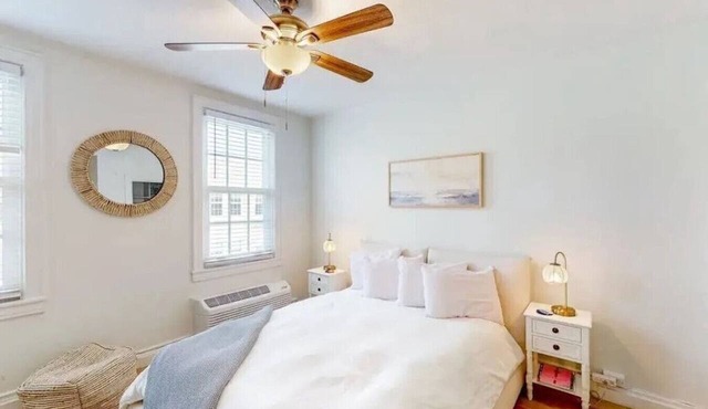 Palm Beach Condo 5 Mins to Beach Heated Pool