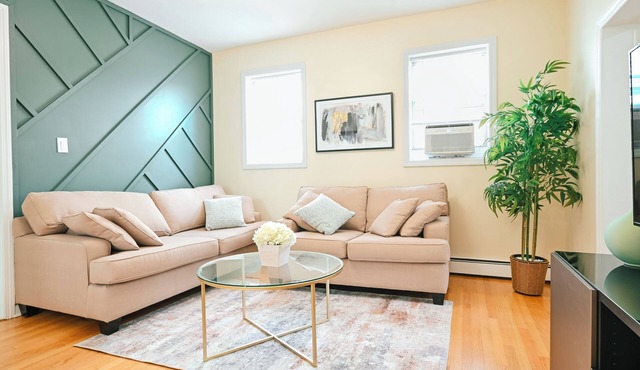 Perfect 2-bedroom exclusive apartment with AC/laundry in Belleville