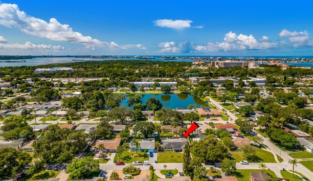 Perfect Location! Under 8 Mins to the beach. Family & small dog friendly 🐶 home