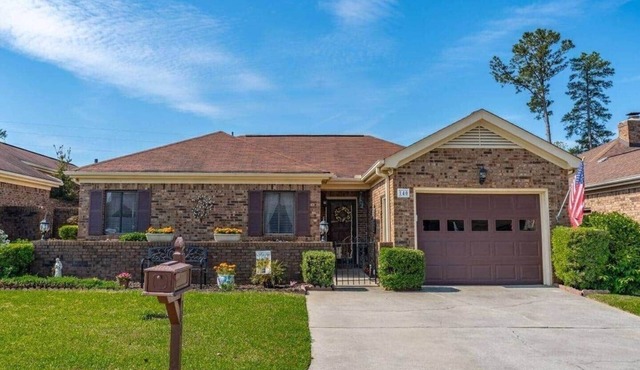 Perfect Patio Home 2 bedrooms 3 beds 2 bath Garage