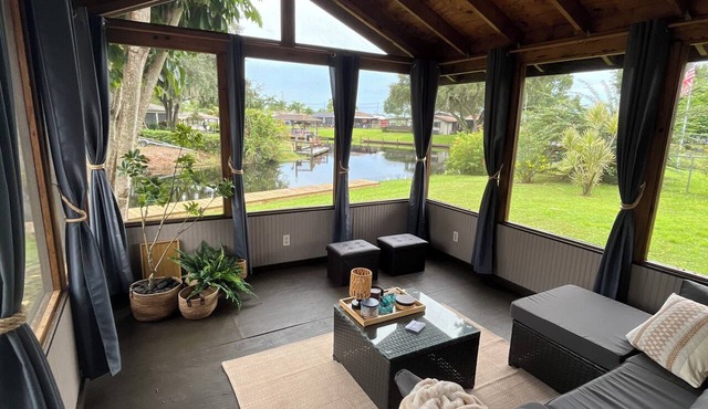 Perfect Quiet getaway 2-bedroom canal front home