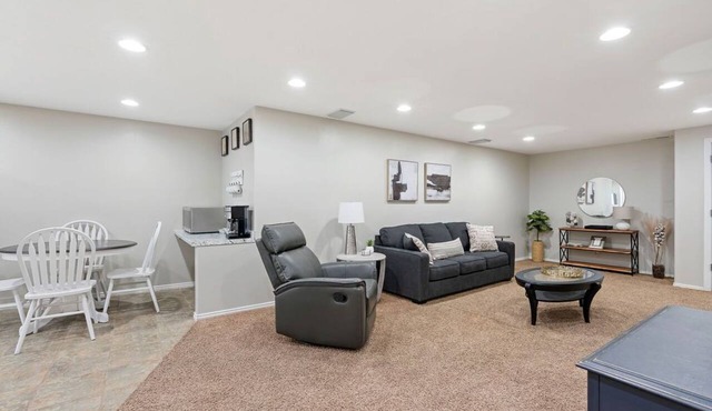 Pet friendly 2/1 basement apt fenced yard in Clearfield