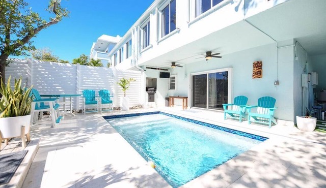 Pet Friendly 3 Bedroom in Venetian Shores Sleeps 6