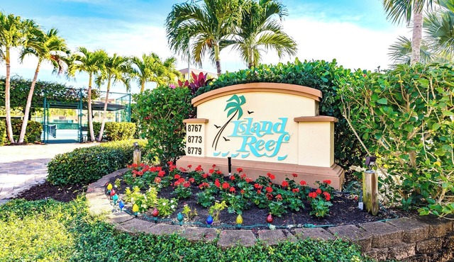 Pet-friendly condo a short walk from private beach & fishing dock on bay