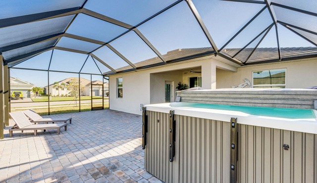 Pet-Friendly Port Charlotte Home w/Pond Views!