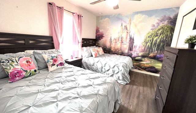 Pets Welcome, Close to Theme Parks, Stocked Kitchen, Family Friendly