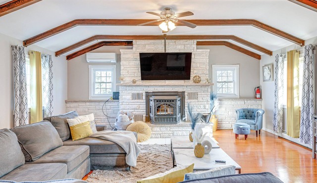 Poconos Group Getaway w/Game Room + Fire Pit!
