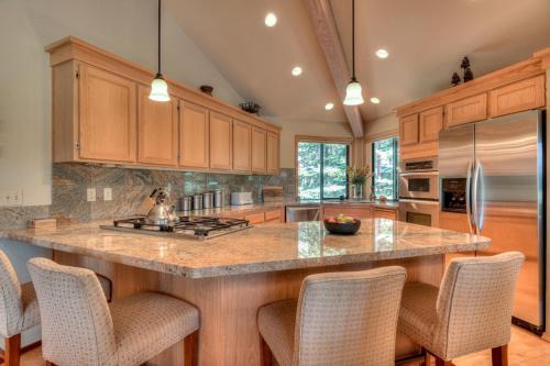Pole House - Unit 1 in Sunriver