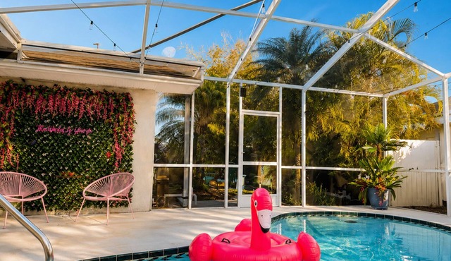 Pool Home w/Backyard Oasis Tampa Sleeps 8