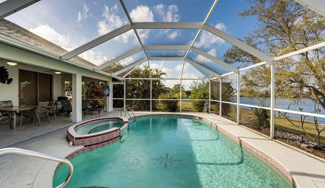 Port Charlotte Pool Paradise! Spacious Family Home