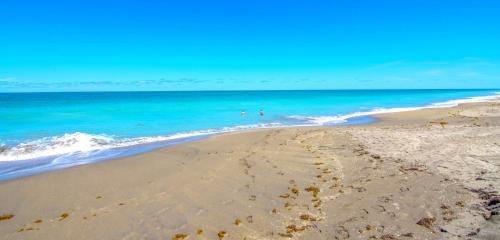 Private Beach Resort Condo, Hutchinson Island, FL